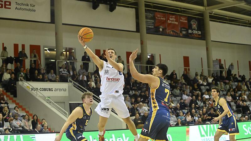 BBC-Kapit&auml;n Nico Wenzl (hier gegen Oberhaching) und sein Team bekommen es am Sonntag im Playoffs-Achtelfinale in der HUK-Coburg-Arena mit den  siebtplatzierten Neustadt temps Shooters zu tun.