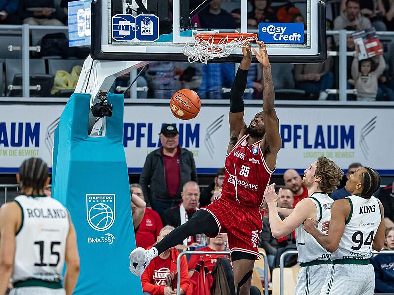 EJ Onu l&auml;sst es im Heimspiel gegen Trier krachen. In der kommenden Saison l&auml;uft er im Trikot der Gladiators auf.