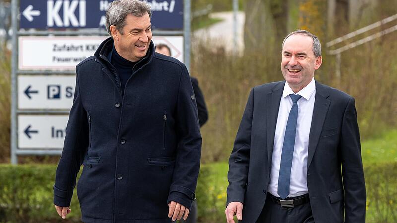 Markus S&ouml;der (l.) will auch nach der Landtagswahl den Freistaat f&uuml;hren &ndash; mit Hubert Aiwanger als Juniorpartner.