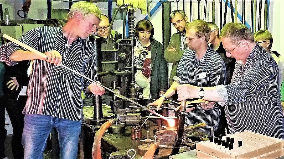 Hitze, Lärm, schönes Glas