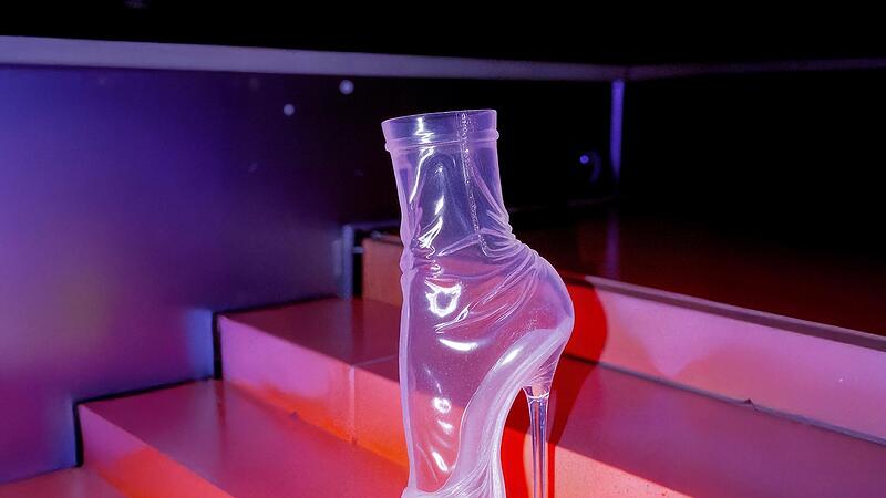 Der gläserne Schuh spielt eine wichtige Rolle bei Aschenbrödel – auch im Ballett. Der gläserne Schuh spielt eine wichtige Rolle bei Aschenbrödel – auch im Ballett.