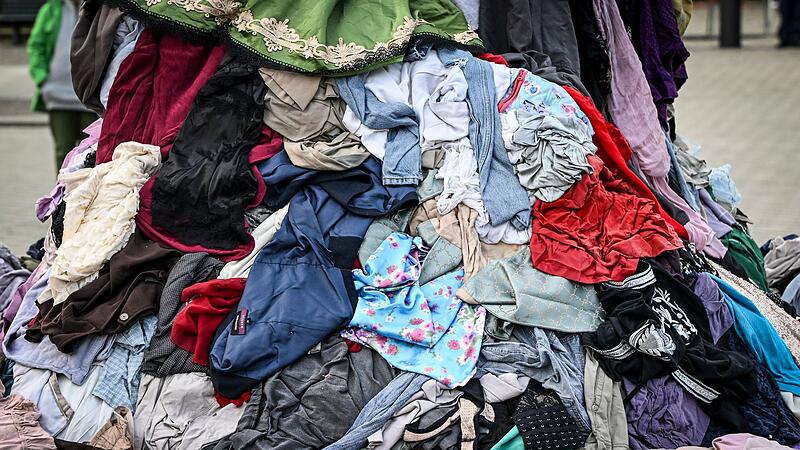 Entsorgte Kleidung