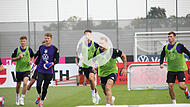 Training am Home Ground: Die deutsche Nationalmannschaft ist zurück in Herzogenaurach und bereitet sich auf die anstehenden Begegnungen in der Nations League vor. Training am Home Ground: Die deutsche Nationalmannschaft ist zurück in Herzogenaurach und bereitet sich auf die anstehenden Begegnungen in der Nations League vor.
