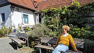 Nelly Gion eröffnet den Biergarten der ehemaligen Kreuzbergklause.