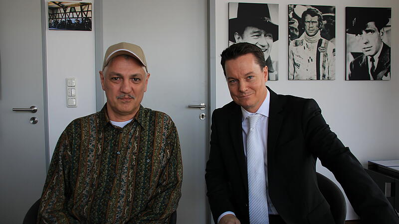 Der gebürtige Bamberger Matthias Frey (links) saß in Bayreuth 27 Jahre im Gefängnis. Mit Hilfe seines Anwalts Malte Magold will er den Mordfall neu aufrollen. Der gebürtige Bamberger Matthias Frey (links) saß in Bayreuth 27 Jahre im Gefängnis. Mit Hilfe seines Anwalts Malte Magold will er den Mordfall neu aufrollen.