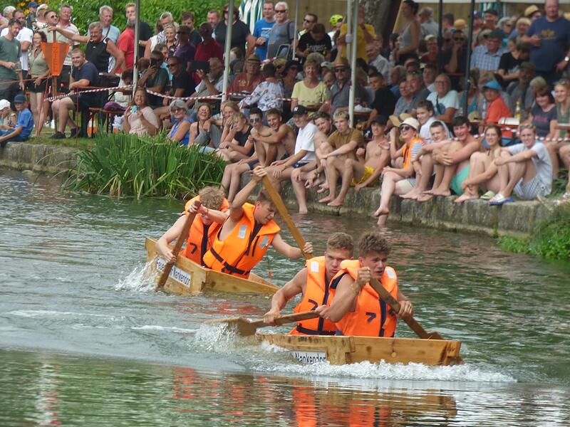24 Teams aus ganz Deutschland kämpfen um die „Brühtrogkrone“.Forchheim & Fränkische Schweiz
