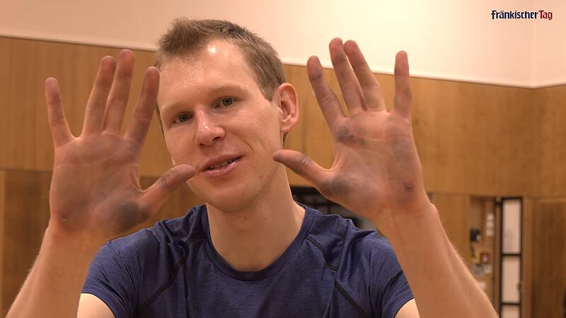 Sportreporter Nikolas Pfannenmüller hat einen Selbstversuch beim Rollstuhlbasketball unternommen. Sportreporter Nikolas Pfannenmüller hat einen Selbstversuch beim Rollstuhlbasketball unternommen.