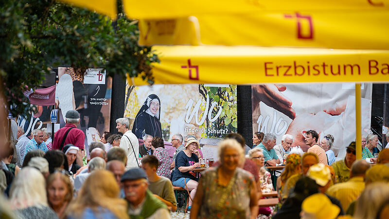 Bei herrlichem Sommerwetter feierten die Menschen in Bamberg ihr Heinrichsfest.