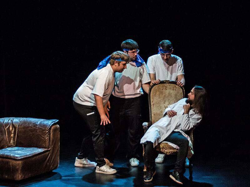 Szene aus „Die Physiker“ beim Treffen für junges Theater.
