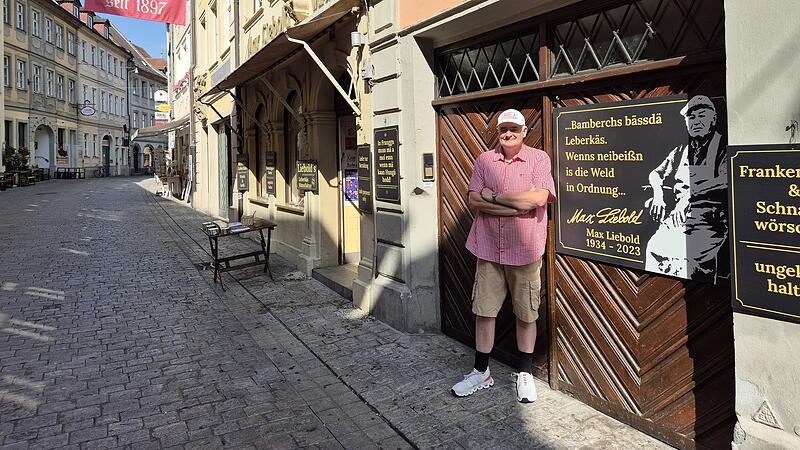 Traditionsmetzgerei in Bamberg: Thomas Liebold vor seinem Gesch&auml;ft in der Sandstra&szlig;e, dort, wo sein Vater Max Liebold immer Kunden begr&uuml;&szlig;te