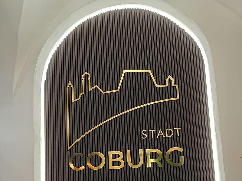 Eine besonders sch&ouml;ne Darstellung der Veste ist in der Coburger Tourist-Info in der Herrngasse zu bewundern.