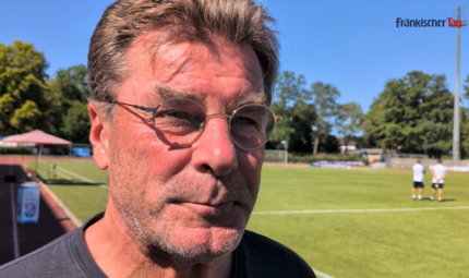 Auch Dieter Hecking stand nach dem Test des VfL Wolfsburg gegen Olympique Lyon vor dem FT-Mikrofon.