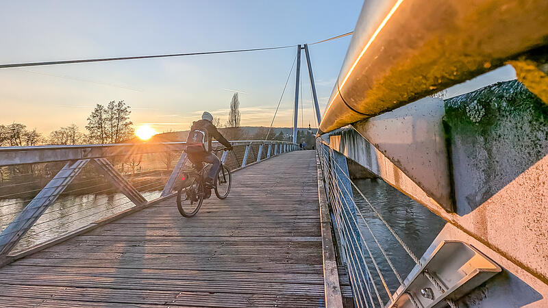 Brückenzustandsbericht ForchheimForchheim & Fränkische Schweiz Der jährliche Brückenzustandsbericht der Stadt zeigt, bei welcher der 55 städtischen Brücken gehandelt werden muss. Zu den dringlichsten Brücken gehört der„Lila Steg“ zwar nicht: Aber es gibt gute Gründe, warum es dort trotzdem schon bald losgehen soll.