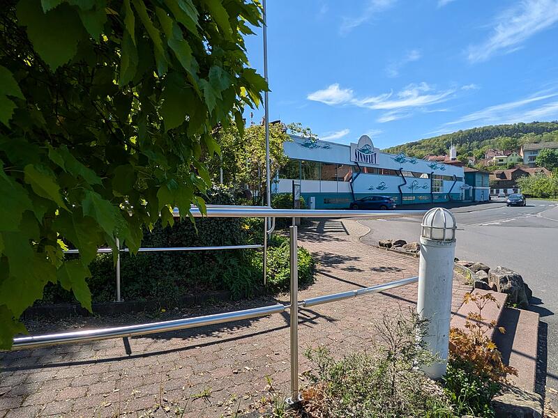Die Therme Sinnflut war ein Wahrzeichen von Bad Brückenau. Die Therme Sinnflut war ein Wahrzeichen von Bad Brückenau.