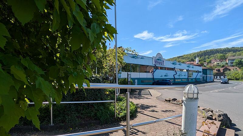 Die Therme Sinnflut war ein Wahrzeichen von Bad Brückenau. Die Therme Sinnflut war ein Wahrzeichen von Bad Brückenau.