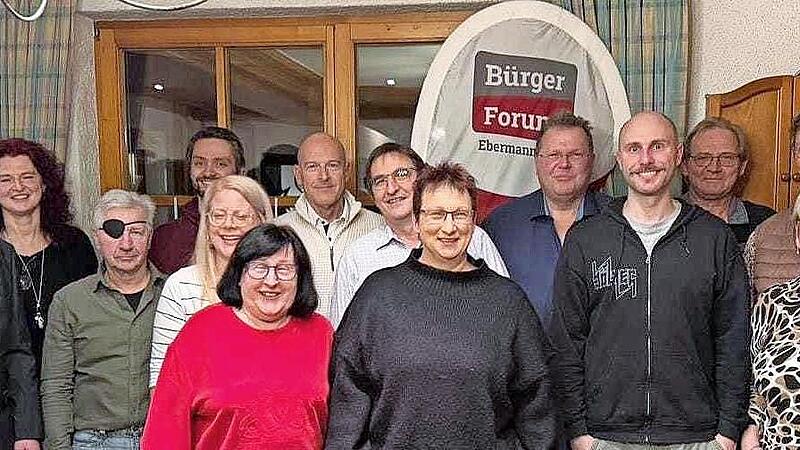 Die Kandidaten des B&uuml;rgerforum Ebermannstadt auf der Nominierungsversammlung.