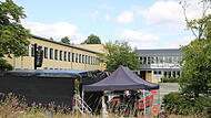 Aufbau bei der Staatlichen Realschule in NeustadtAufbau bei der Staatlichen Realschule in Neustadt Aufbau bei der Staatlichen Realschule in Neustadt