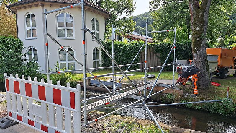„Sinn in Flammen“: Brücke im Siebener-Park wird abgebaut „Sinn in Flammen“: Brücke im Siebener-Park wird abgebaut