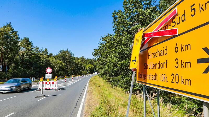 Baustellen und Umleitungen bestimmen das Bild.