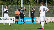 Delian Bückreiß (schwarzes Trikot, rechts) erzielte das vermeintlich vorentscheidende 4:1 für Ebersdorf.