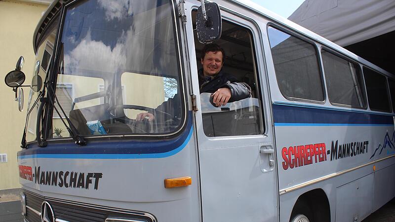 Schrepfer-Mannschaft  &ndash;  der alte Bus ist ein Mannschaftsbus geworden und wird f&uuml;r Ausfl&uuml;ge oder Messebesuche genutz.