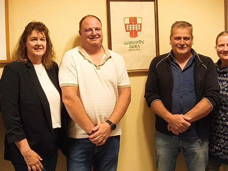 Auf dem Bild sind von links Zweiter Bürgermeister Manuel Kolb, Sandra Holzinger, Daniel Kaiser, Hubert Schmitt, Christin Zimmermann, 1. Bürgermeister Martin Kaiser. Auf dem Bild sind von links Zweiter Bürgermeister Manuel Kolb, Sandra Holzinger, Daniel Kaiser, Hubert Schmitt, Christin Zimmermann, 1. Bürgermeister Martin Kaiser.