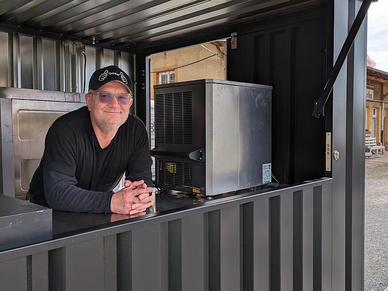 Bodo Schmidt war P&auml;chter des Imbisscontainers am Rupbodener Bahnhof im Sommer 2024.