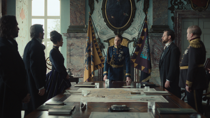 Schloss Weissenstein Pommersfelden als historische Kulisse: Szenenbild aus der zweiten Staffel der Netflix-Serie "Die Kaiserin"