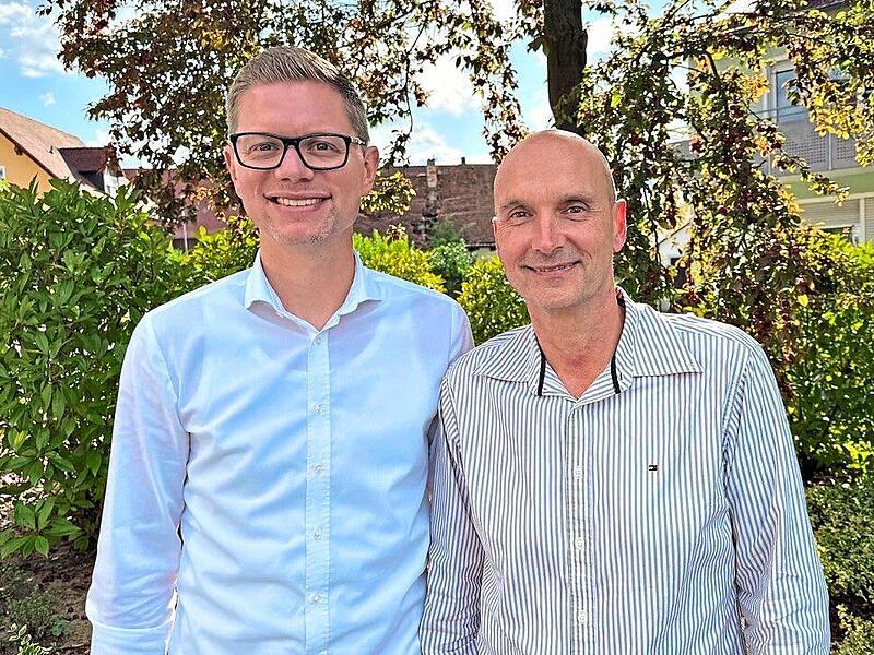 Der neue Vorsitzende des Abwasserzweckverbands, Jürgen Jäkel (Großenseebach, rechts) und sein Stellvertreter Timo Wendel (Weisendorf). Gerd Ankermann Der neue Vorsitzende des Abwasserzweckverbands, Jürgen Jäkel (Großenseebach, rechts) und sein Stellvertreter Timo Wendel (Weisendorf). Gerd Ankermann