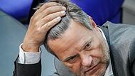 Der gr&uuml;ne Wirtschafts- und Umweltminister Robert Habeck wirft dem Koaltionspartner FDP Wortbruch vor.
