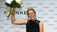 Eva Brockmann wurde 2022 zur 65. Fränkischen Weinkönigin gewählt. Mittlerweile ist sie Deutsche Weinkönigin. Eva Brockmann wurde 2022 zur 65. Fränkischen Weinkönigin gewählt. Mittlerweile ist sie Deutsche Weinkönigin.
