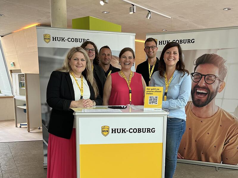 Mit diesem Recruiting-Team war die HUK Coburg bei der Jobb&ouml;rse der Haba-Familygroup in Bad Rodach vertreten.