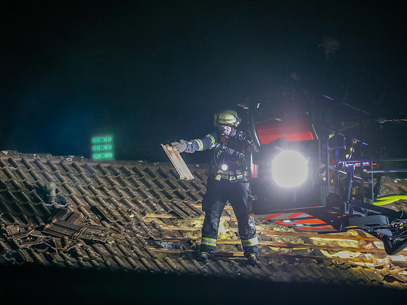 Feuerwehreinsatz in Herzogenaurach am 1. AdventFeuerwehreinsatz in Herzogenaurach am 1. Advent Feuerwehreinsatz in Herzogenaurach am 1. Advent.