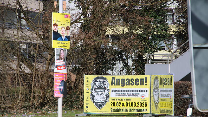 Plakate und Banner in CoburgLeipziger Allerlei by os Willkommen im Coburger Plakate- und Banner-Dschungel! Hier wird geworben für die FDP, die Linken und die SPD (am Laternenmast) sowie – mit Affe – für die Motorrad-Messe in Lichtenfels.
