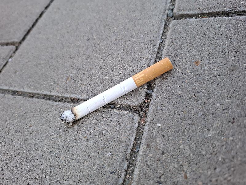 Zigarette am Boden