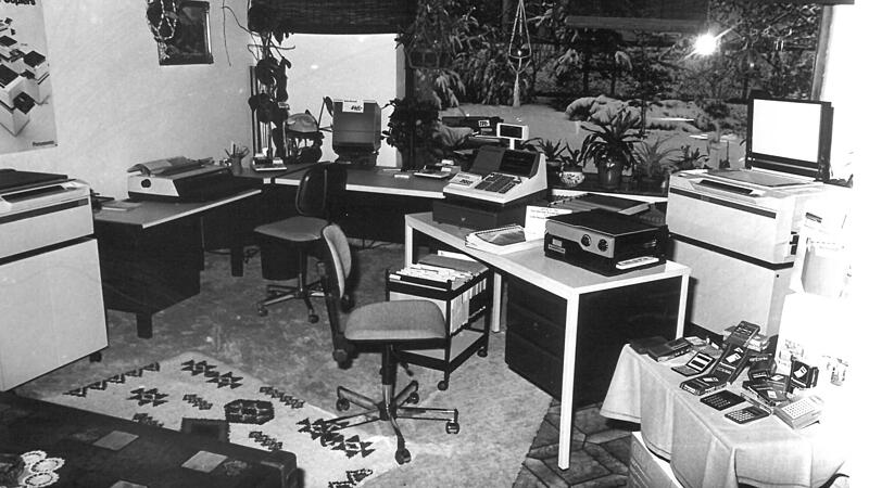 Blick in ein Büro zu Beginn der 1980er Jahre