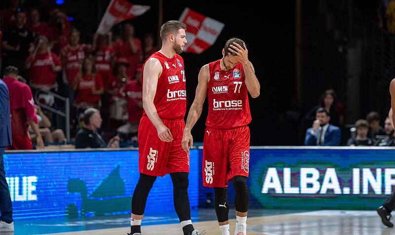 Martinas GebenBamberg gegen Alba: Die schönsten Fanbilder aller Zeiten Martinas Geben