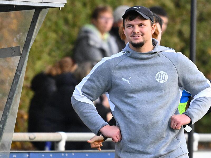 „Nach der Pause sind wir deutlich besser ins Spiel gekommen und waren sehr dominant“, kommentiert Herzogenaurachs Trainer Jan Gräßel die Leistung seiner „Pumas“. „Nach der Pause sind wir deutlich besser ins Spiel gekommen und waren sehr dominant“, kommentiert Herzogenaurachs Trainer Jan Gräßel die Leistung seiner „Pumas“.