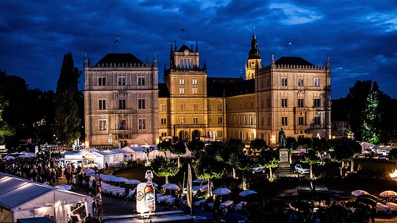 Nach zwei Jahren Pause soll das Coburger Schlossplatzfest vom 14. bis zum 18. Juli 2022 wieder stattfinden. Nach zwei Jahren Pause soll das Coburger Schlossplatzfest vom 14. bis zum 18. Juli 2022 wieder stattfinden.