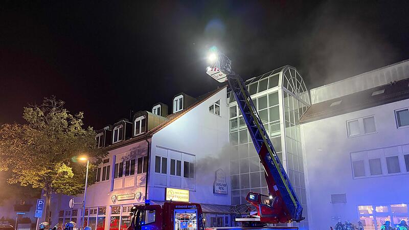 Im Bamberger Hotel Garni kam es am Freitagabend (04.10.2024) zu einem Brand, welcher nach ersten Erkenntnissen in der Küche entstand. Im Bamberger Hotel Garni kam es am Freitagabend (04.10.2024) zu einem Brand, welcher nach ersten Erkenntnissen in der Küche entstand.