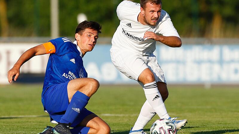 Weisendorfs Julian Hendel (rechts) wird ab Sommer der Spielertrainer des TSV R&ouml;ttenbach sein.