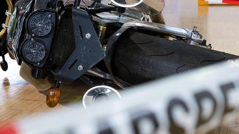 Bei Gauaschach ist ein Motorradfahrer bei einem Unfall schwer verletzt worden.