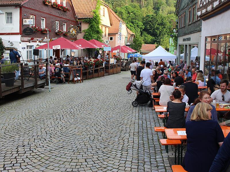 Eröffnung des Stadtfestes 2024 am Freitagabend in der Altstadt. Eröffnung des Stadtfestes 2024 am Freitagabend in der Altstadt.