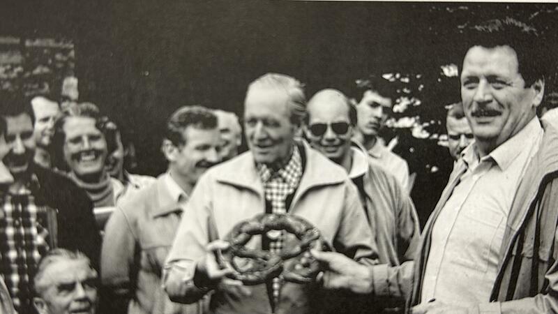 Altbundespr&auml;sident Carl Carstens wanderte 1986 von Coburg zur Alexandrinenh&uuml;tte.