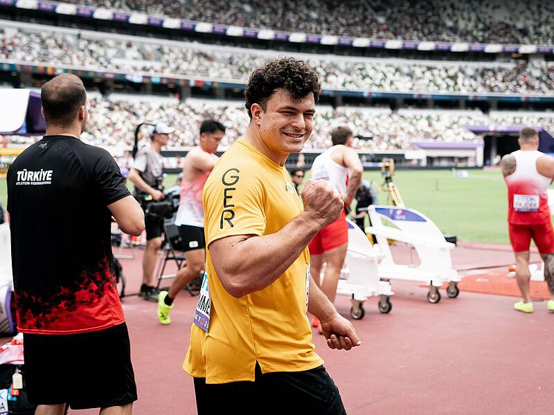 Merlin Hummel ballt nach dem Vorkampf bei der Leichtathletik-WM in Tokio die Faust. Schon ein Wurf hat zum Finaleinzug gereicht.