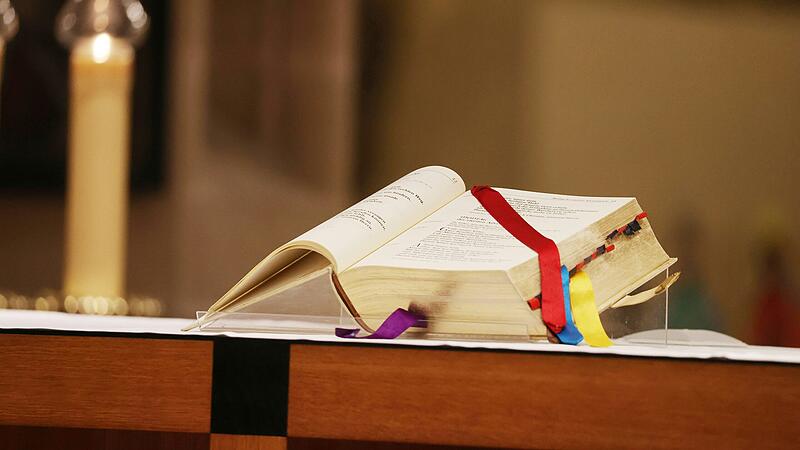 Der Buß- und Bettag ist in der evangelischen Kirche in Deutschland explizit dem Gebet gewidmet. In vielen evangelischen Gemeinden finden Gottesdienste statt. Der Buß- und Bettag ist in der evangelischen Kirche in Deutschland explizit dem Gebet gewidmet. In vielen evangelischen Gemeinden finden Gottesdienste statt. 