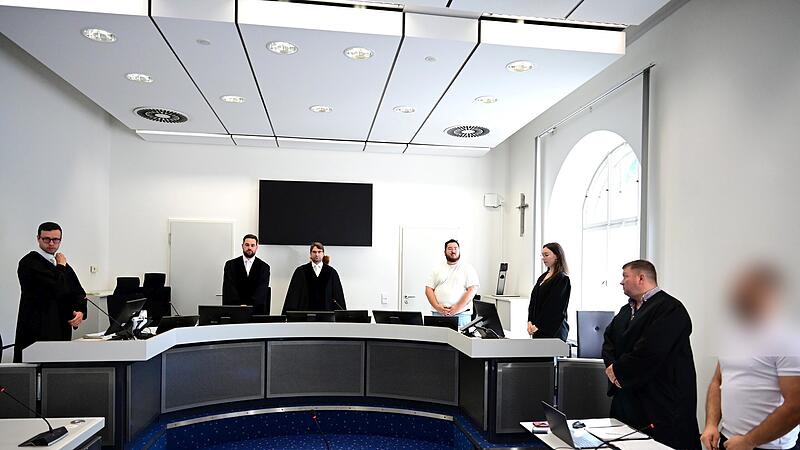 Staatsanwalt Johannes Degel, die Richter Tim Baum und Markus Reznik,  Rechtsanwalt Christian Eifler aus Schkeuditz und der Angeklagte