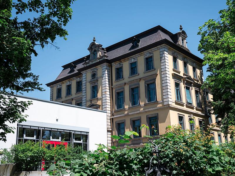Gefahr durch Chemieschaukasten in Schule Gefahr durch Chemieschaukasten in Schule