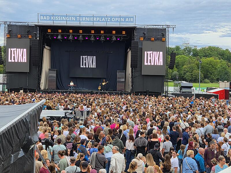 Wincent Weiss beim Open Air in Bad Kissingen