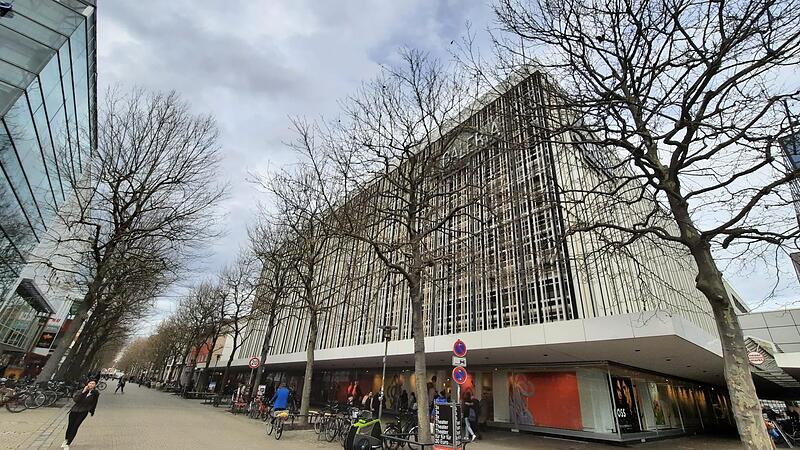 Ende Juni sollte die Galeria-Filiale in der Erlanger Fu&szlig;g&auml;ngerzone geschlossen werden. Das ist jetzt vom Tisch.